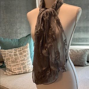 Women’s Scarf, Silver/Grey with Flowers